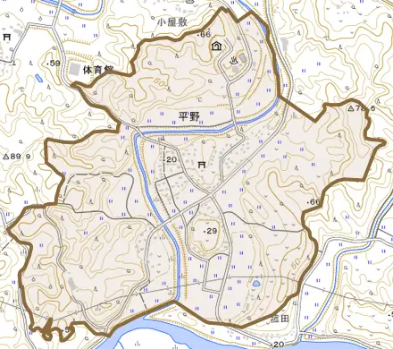 平野とその周辺の地図。町の範囲を重ねている