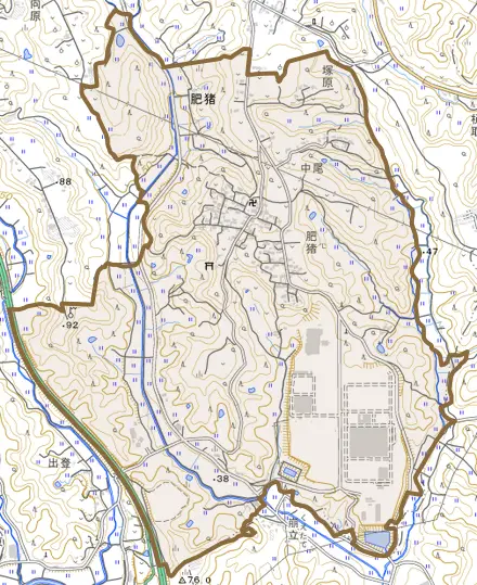 大字肥猪とその周辺の地図。町の範囲を重ねている
