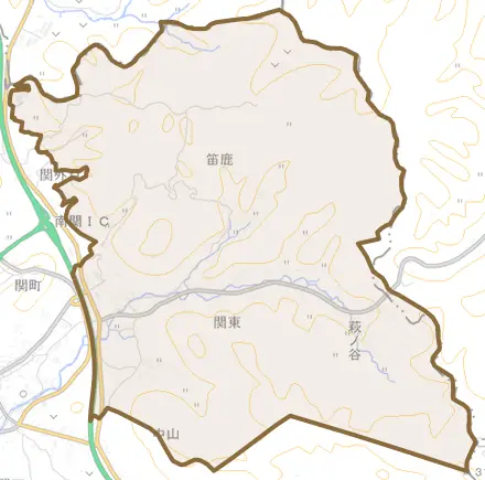 大字関東とその周辺の地図。町の範囲を重ねている