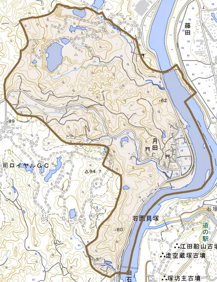 月田とその周辺の地図。町の範囲を重ねている