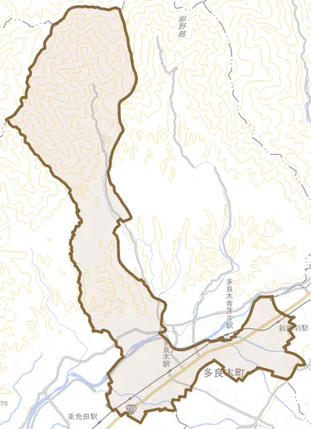 大字多良木とその周辺の地図。町の範囲を重ねている
