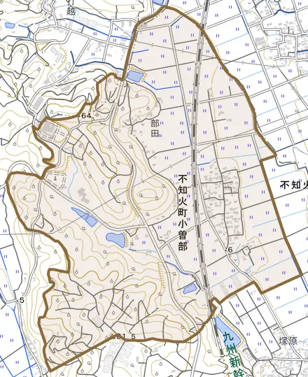 不知火町小曽部とその周辺の地図。町の範囲を重ねている