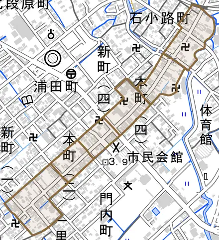 本町とその周辺の地図。町の範囲を重ねている