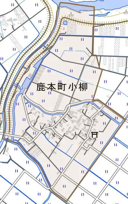 鹿本町小柳とその周辺の地図。町の範囲を重ねている