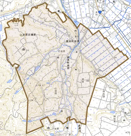 鹿央町岩原とその周辺の地図。町の範囲を重ねている