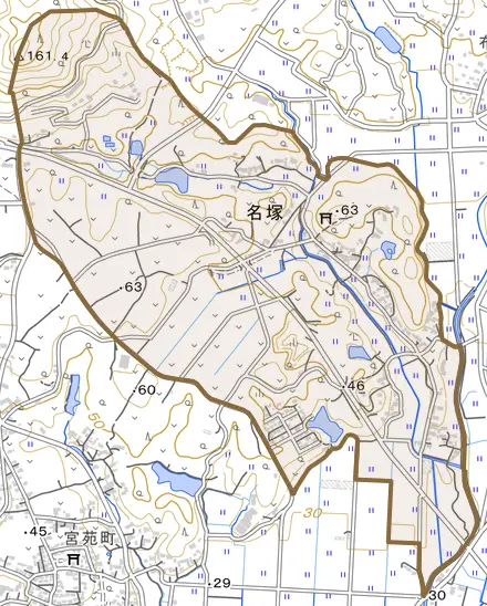 名塚とその周辺の地図。町の範囲を重ねている