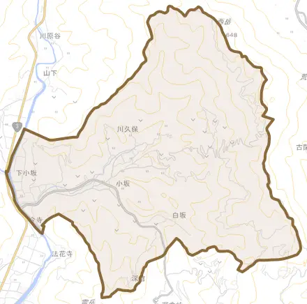 小坂とその周辺の地図。町の範囲を重ねている