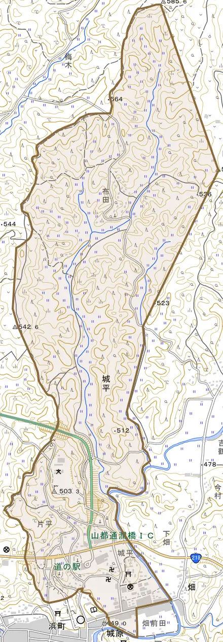 城平とその周辺の地図。町の範囲を重ねている