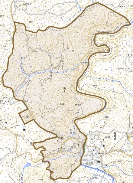 滝上とその周辺の地図。町の範囲を重ねている