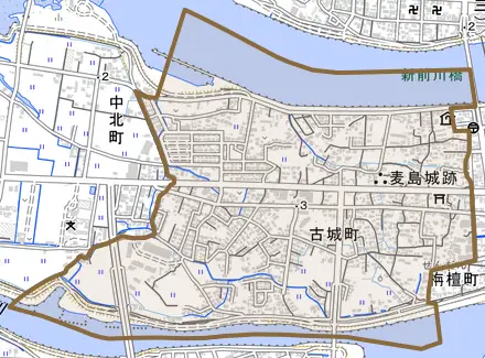 古城町とその周辺の地図。町の範囲を重ねている