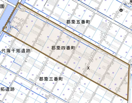 郡築四番町とその周辺の地図。町の範囲を重ねている