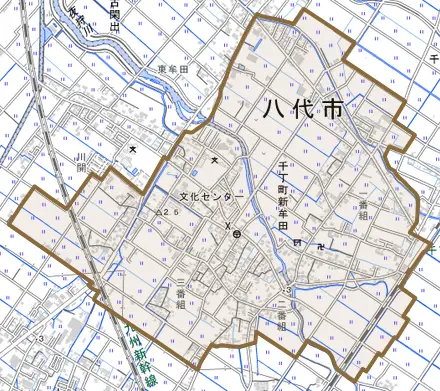 千丁町新牟田とその周辺の地図。町の範囲を重ねている