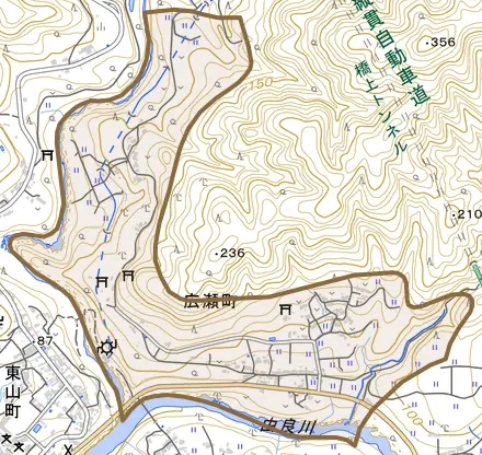 広瀬町とその周辺の地図。町の範囲を重ねている