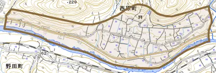 西原町とその周辺の地図。町の範囲を重ねている