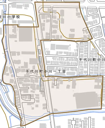 千代川町小川とその周辺の地図。町の範囲を重ねている