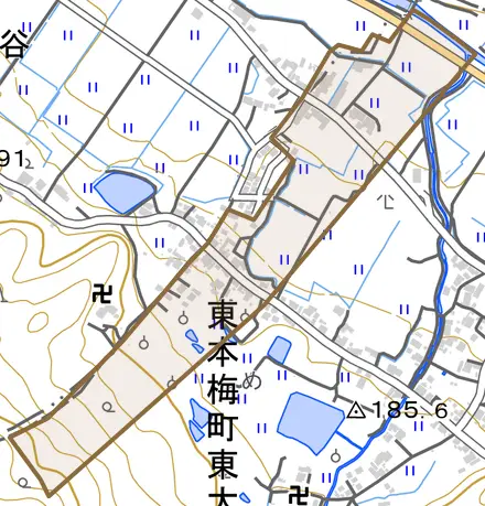 東本梅町東大谷とその周辺の地図。町の範囲を重ねている
