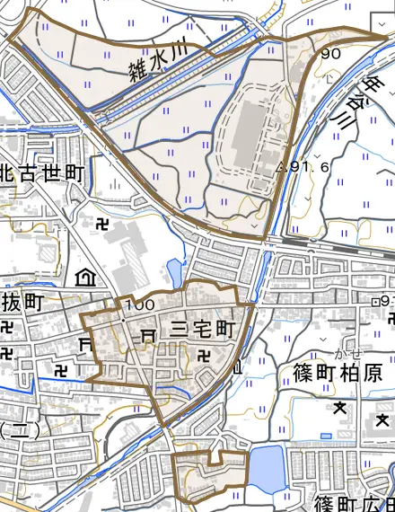 三宅町とその周辺の地図。町の範囲を重ねている
