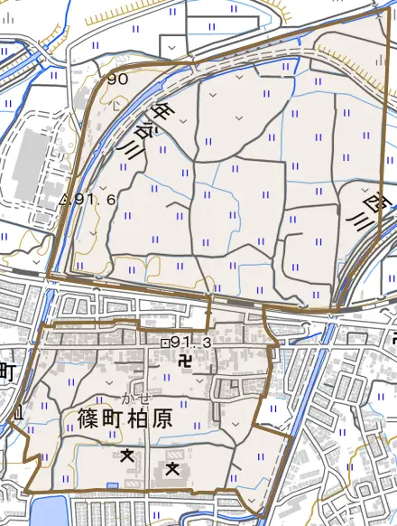 篠町柏原とその周辺の地図。町の範囲を重ねている