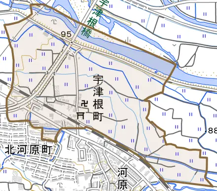 宇津根町とその周辺の地図。町の範囲を重ねている