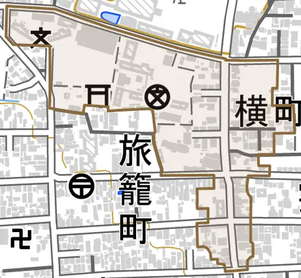 横町とその周辺の地図。町の範囲を重ねている