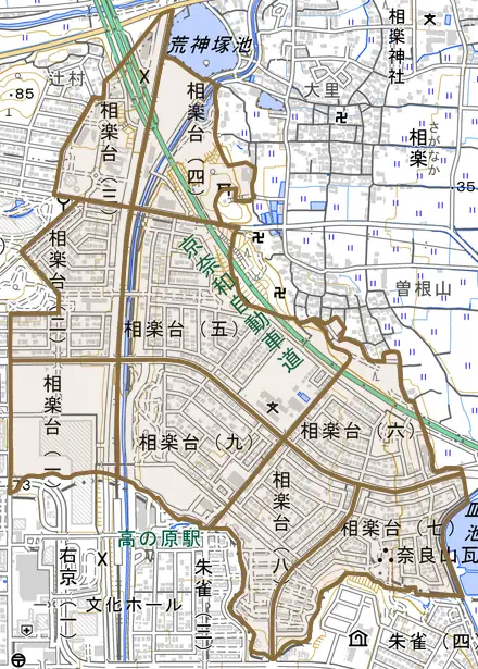 相楽台とその周辺の地図。町の範囲を重ねている