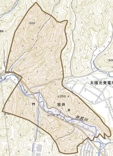 坂井とその周辺の地図。町の範囲を重ねている