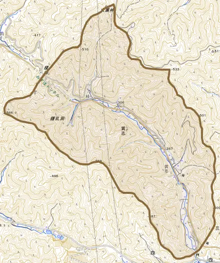 質志とその周辺の地図。町の範囲を重ねている