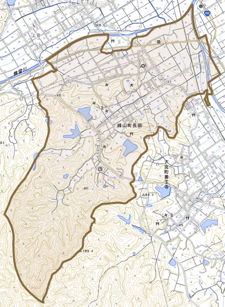 峰山町長岡とその周辺の地図。町の範囲を重ねている