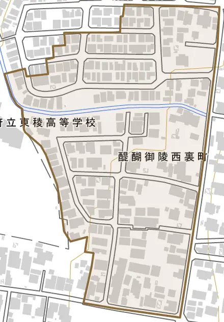 醍醐御陵西裏町とその周辺の地図。町の範囲を重ねている