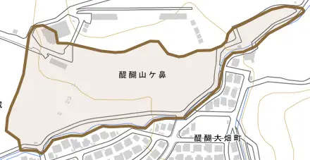 醍醐山ケ鼻とその周辺の地図。町の範囲を重ねている