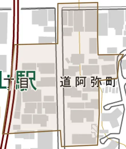 道阿弥町とその周辺の地図。町の範囲を重ねている