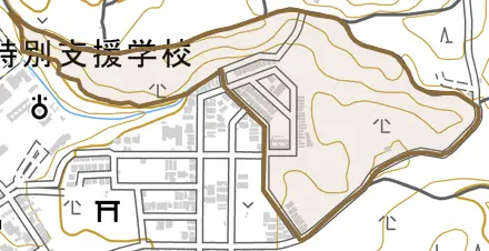 深草兜山町とその周辺の地図。町の範囲を重ねている