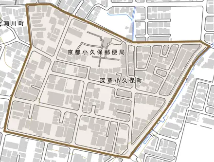 深草小久保町とその周辺の地図。町の範囲を重ねている