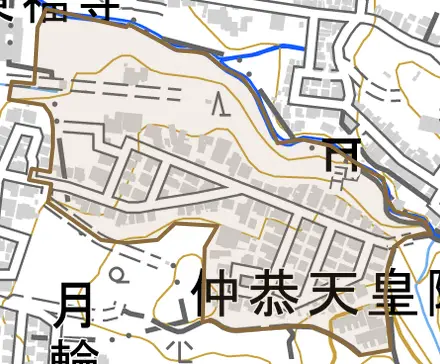 深草車阪町とその周辺の地図。町の範囲を重ねている
