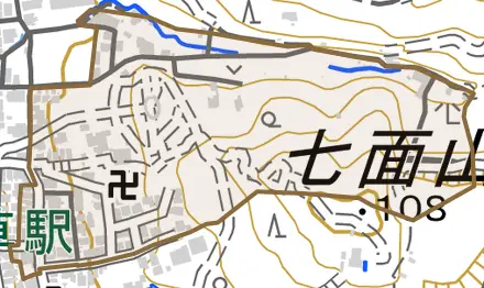 深草石峰寺山町とその周辺の地図。町の範囲を重ねている
