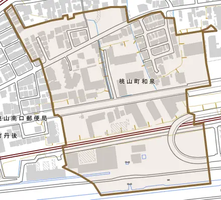 桃山町和泉とその周辺の地図。町の範囲を重ねている