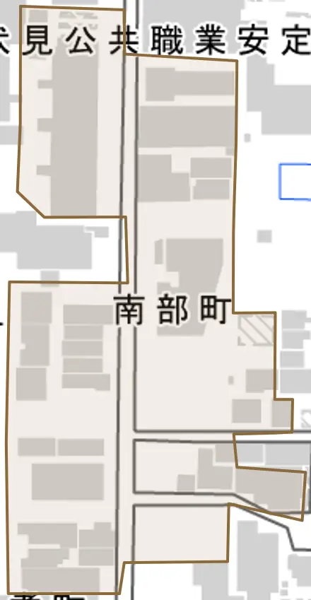 南部町とその周辺の地図。町の範囲を重ねている