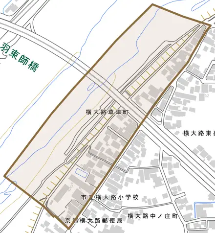 横大路草津町とその周辺の地図。町の範囲を重ねている