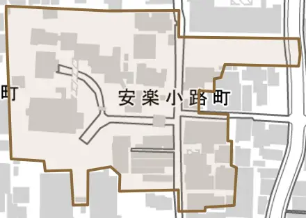 安楽小路町とその周辺の地図。町の範囲を重ねている
