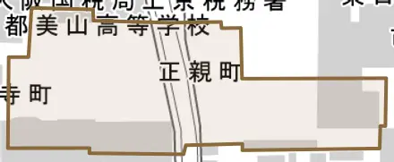 正親町とその周辺の地図。町の範囲を重ねている