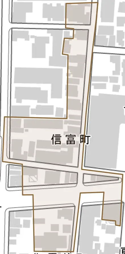 信富町とその周辺の地図。町の範囲を重ねている