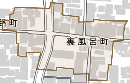 裏風呂町とその周辺の地図。町の範囲を重ねている