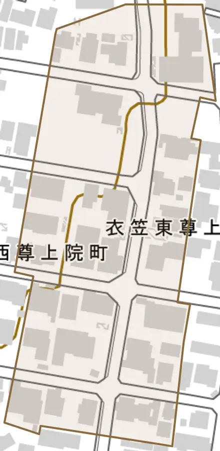 衣笠東尊上院町とその周辺の地図。町の範囲を重ねている