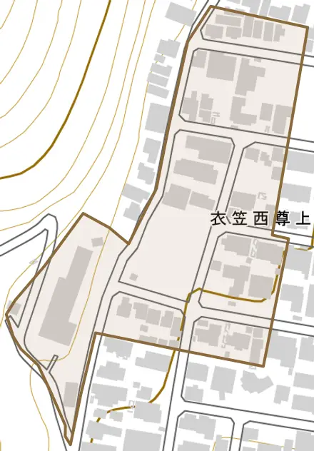 衣笠西尊上院町とその周辺の地図。町の範囲を重ねている