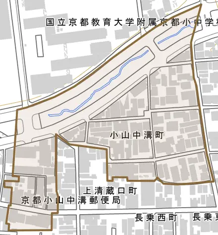 小山中溝町とその周辺の地図。町の範囲を重ねている
