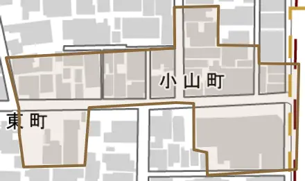 小山町とその周辺の地図。町の範囲を重ねている