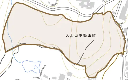 大北山不動山町とその周辺の地図。町の範囲を重ねている