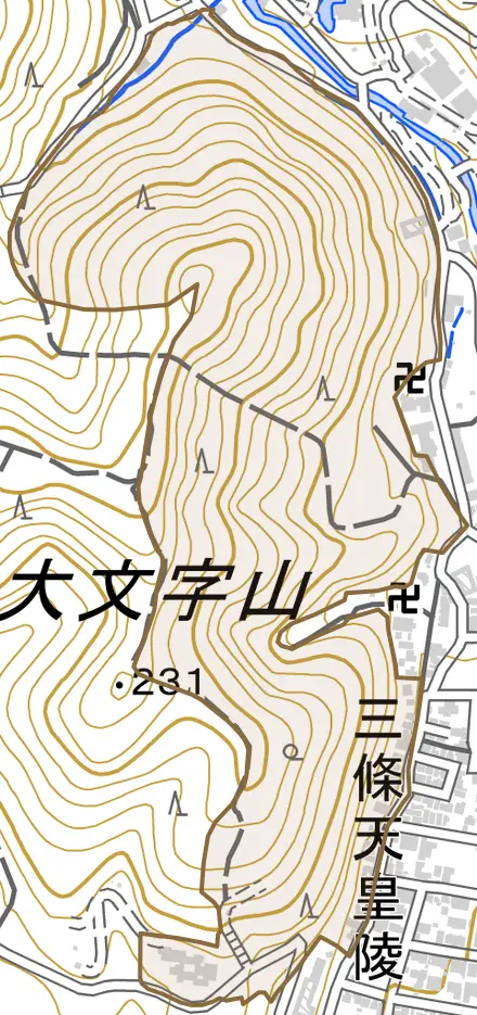 大北山鏡石町とその周辺の地図。町の範囲を重ねている