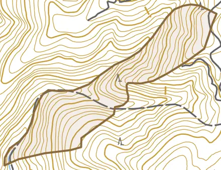 鷹峯地獄谷とその周辺の地図。町の範囲を重ねている