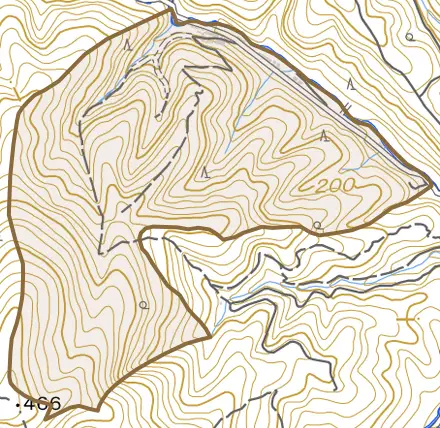鷹峯仏谷とその周辺の地図。町の範囲を重ねている